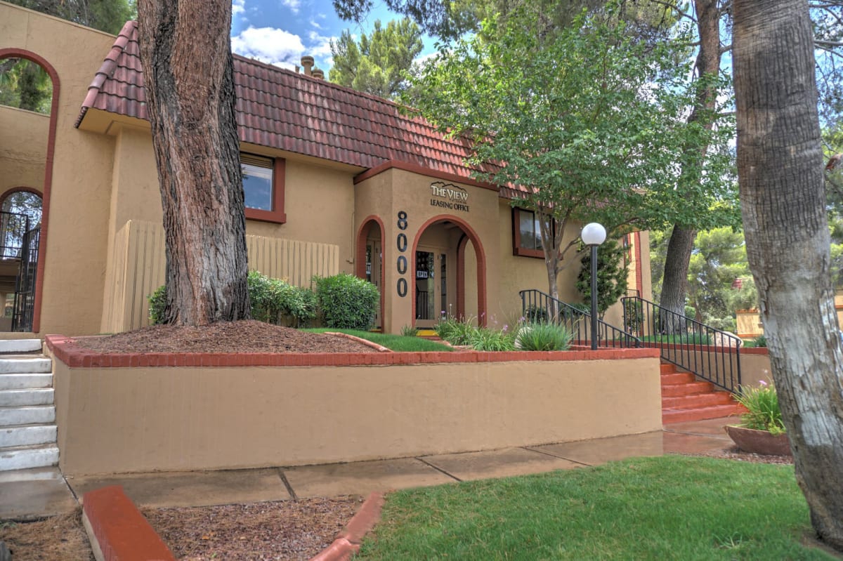 Photos & Tour View at Catalina Apartments Tucson, AZ